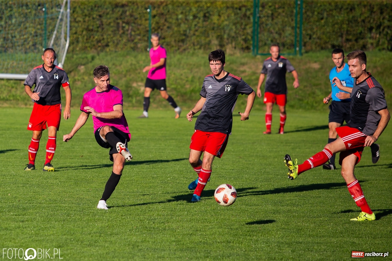 Zdjęcie w galerii na portalu naszraciborz.pl: Puchar Polski. Bez niespodzianki w Raszczycach [FOTO] wiadomości z regionu