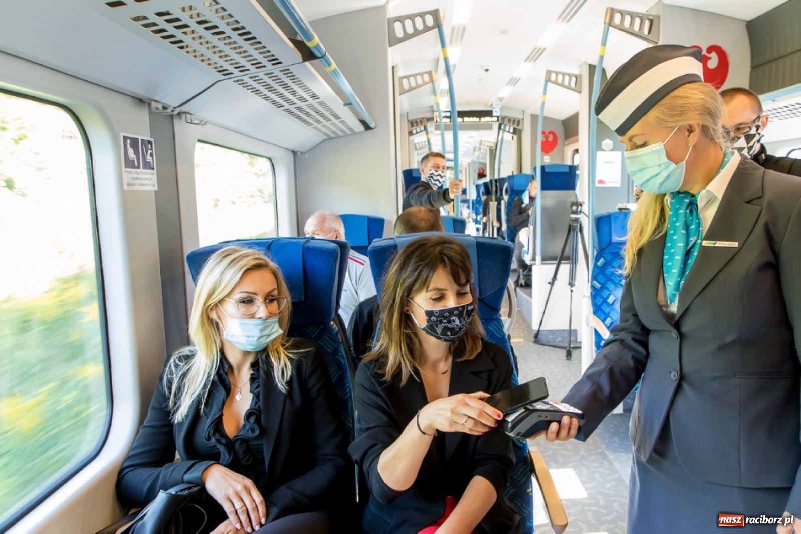 Zdjęcie w galerii na portalu naszraciborz.pl: W Kolejach Śląskich zapłacisz kartą lub BLIKiem  wiadomości z regionu