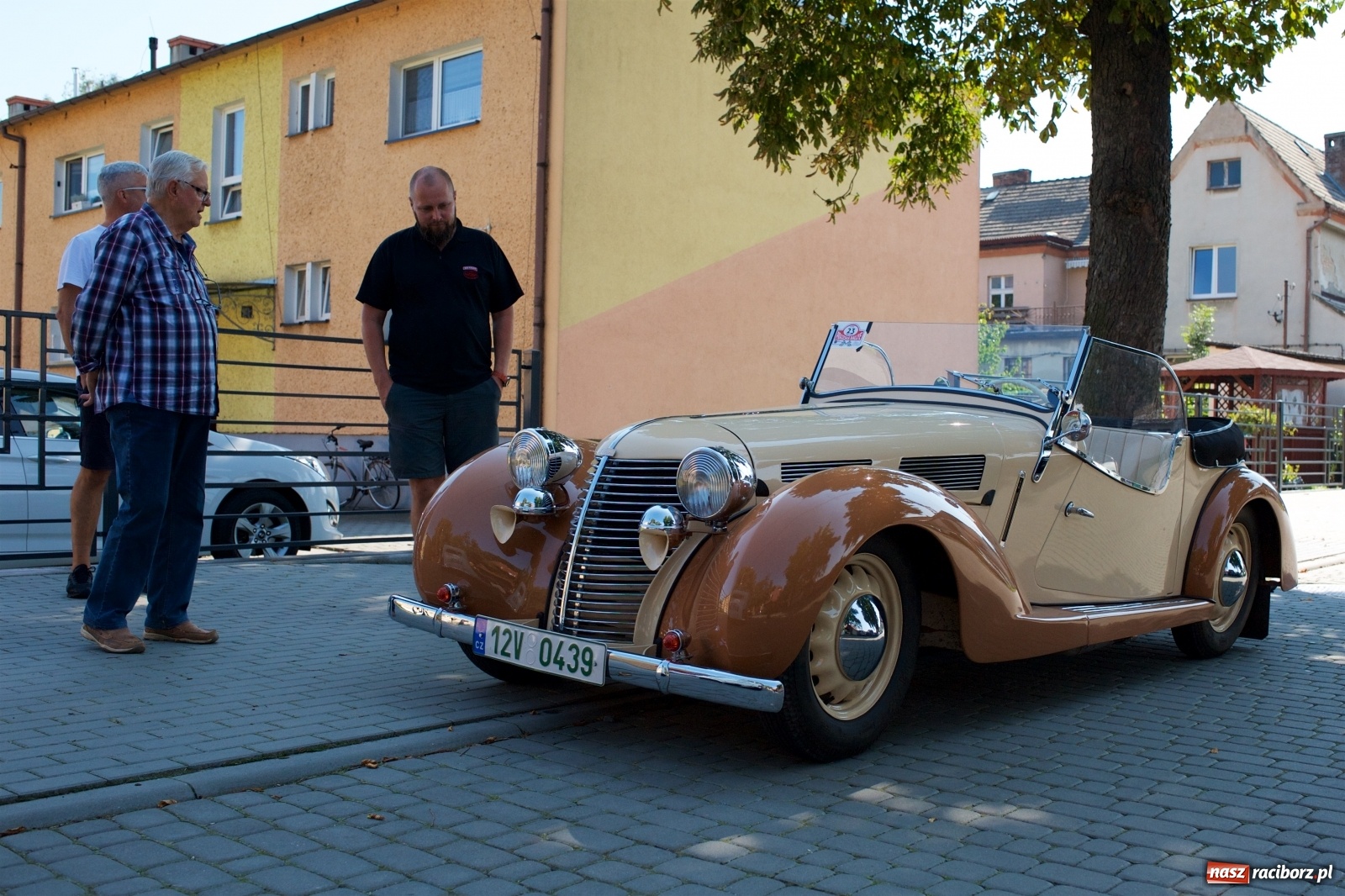 Zdjęcie w galerii na portalu naszraciborz.pl: Rajd Pruski dotarł do zamku w Tworkowie  wiadomości z regionu