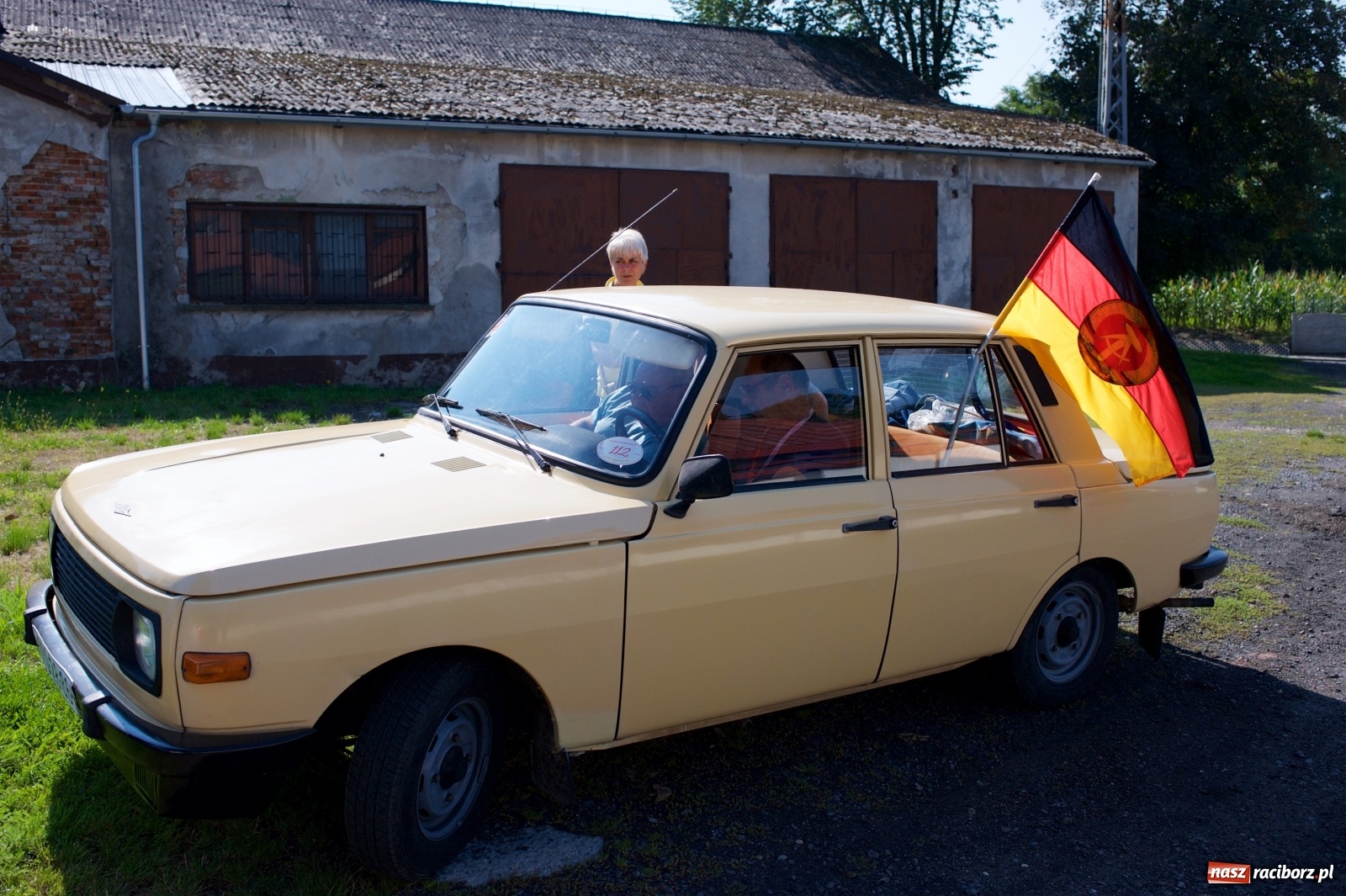 Zdjęcie w galerii na portalu naszraciborz.pl: Rajd Pruski dotarł do zamku w Tworkowie  wiadomości z regionu