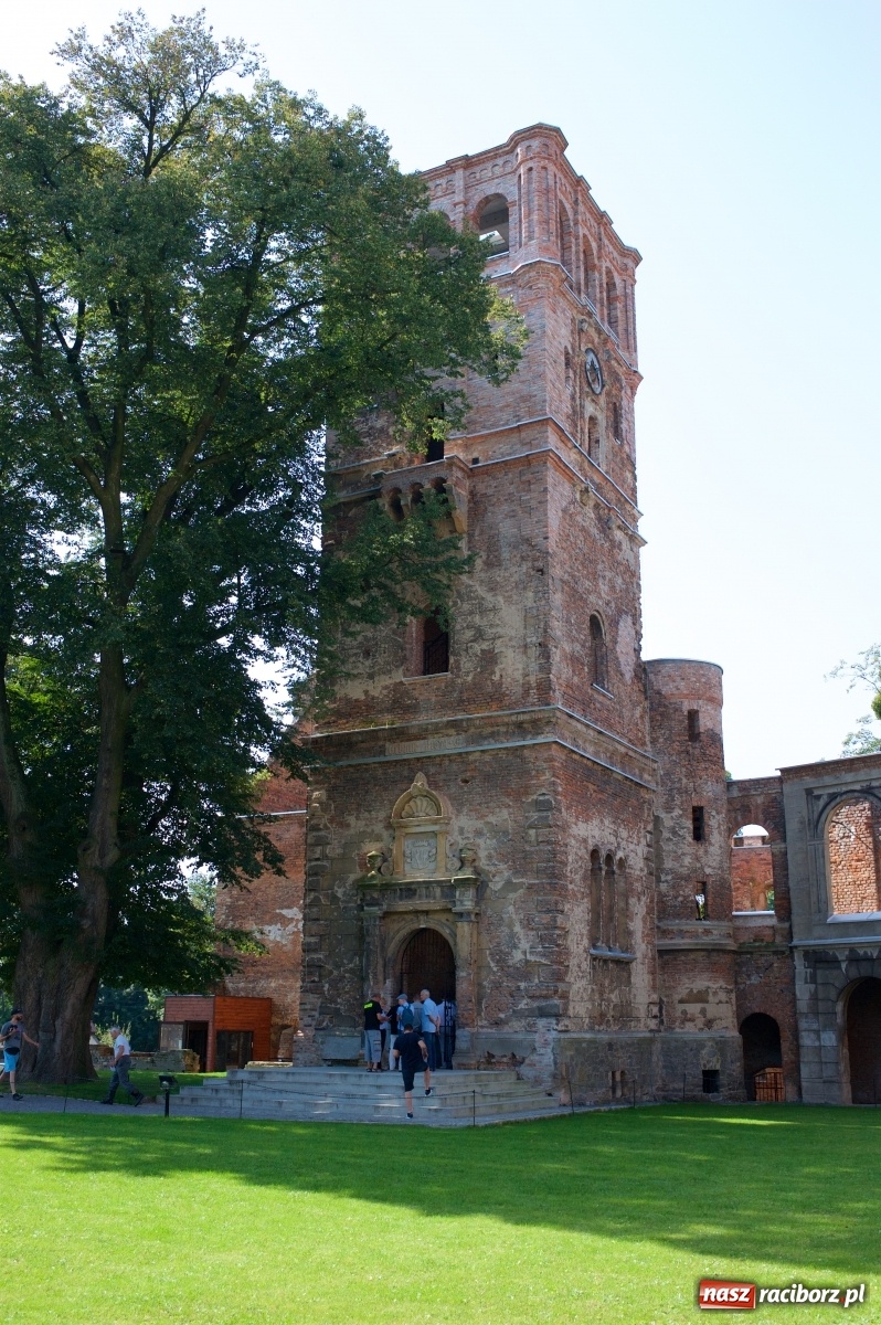 Zdjęcie w galerii na portalu naszraciborz.pl: Rajd Pruski dotarł do zamku w Tworkowie  wiadomości z regionu