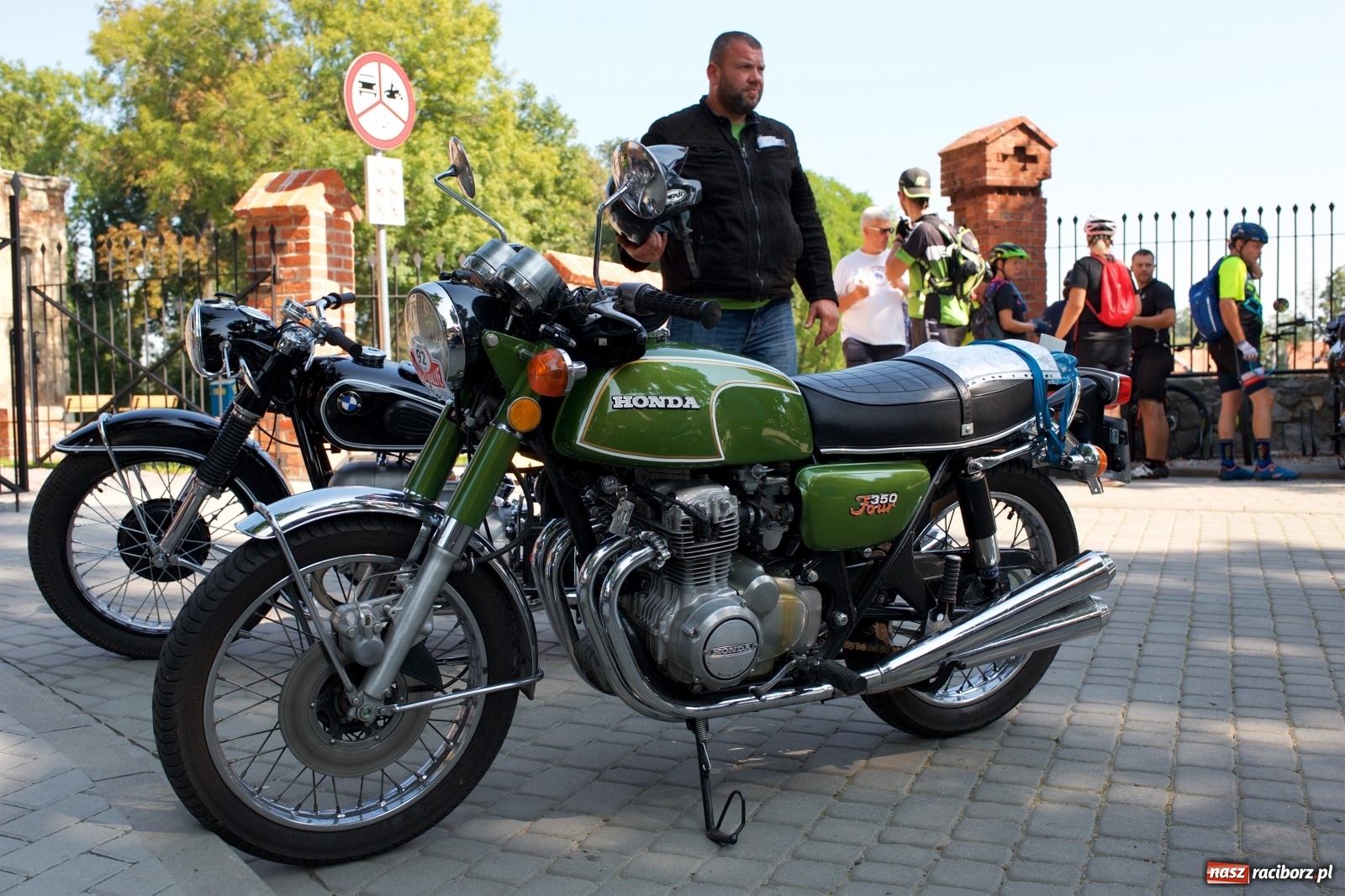 Zdjęcie w galerii na portalu naszraciborz.pl: Rajd Pruski dotarł do zamku w Tworkowie  wiadomości z regionu