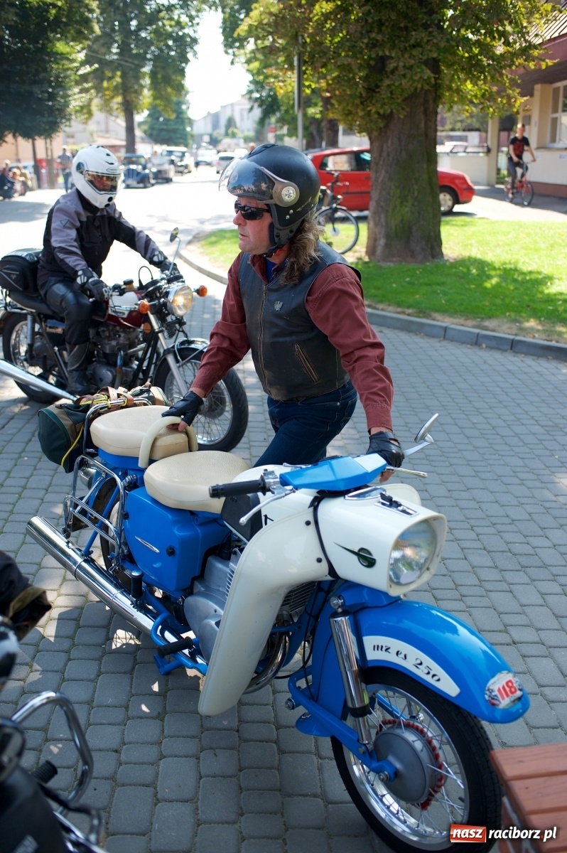 Zdjęcie w galerii na portalu naszraciborz.pl: Rajd Pruski dotarł do zamku w Tworkowie  wiadomości z regionu