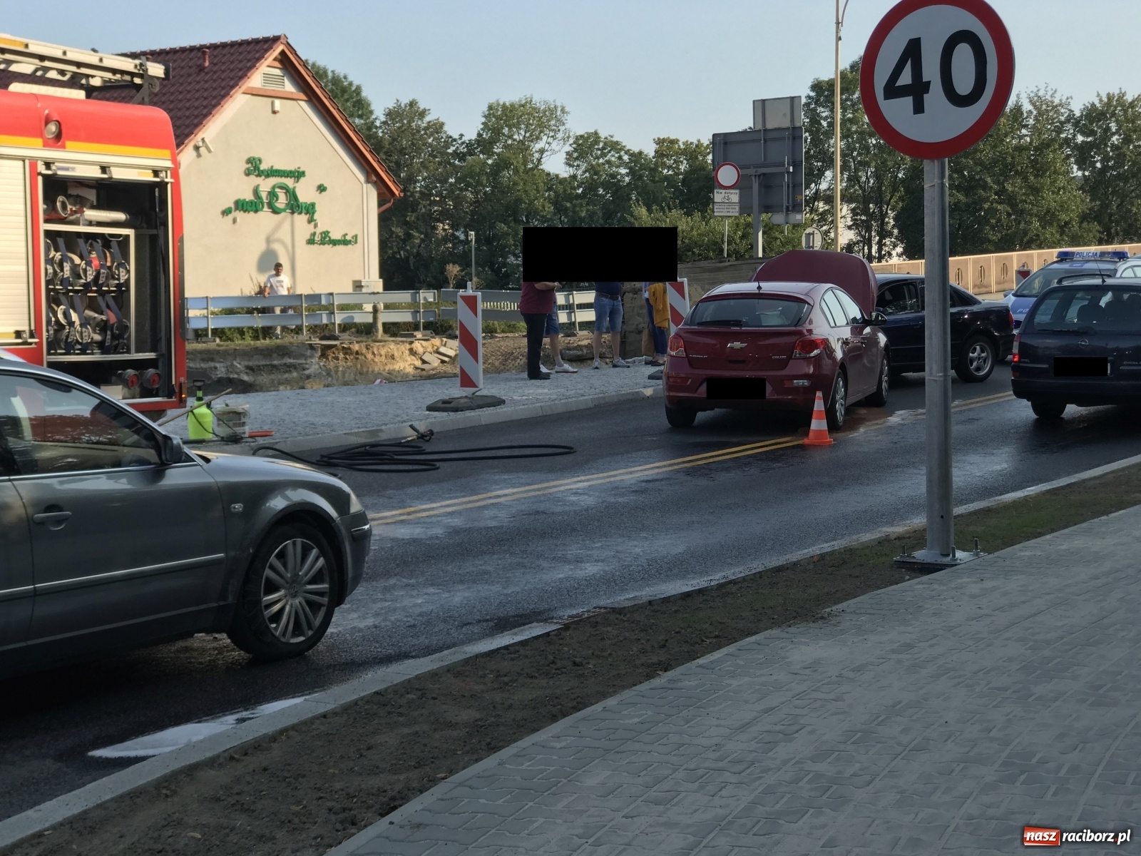 Zdjęcie w galerii na portalu naszraciborz.pl: Kolizja na nowym rondzie przy Mechaniku  wiadomości z regionu