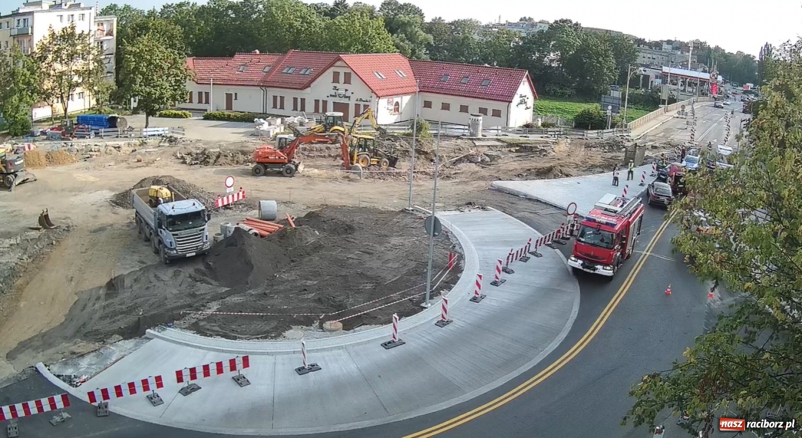 Zdjęcie w galerii na portalu naszraciborz.pl: Kolizja na nowym rondzie przy Mechaniku  wiadomości z regionu