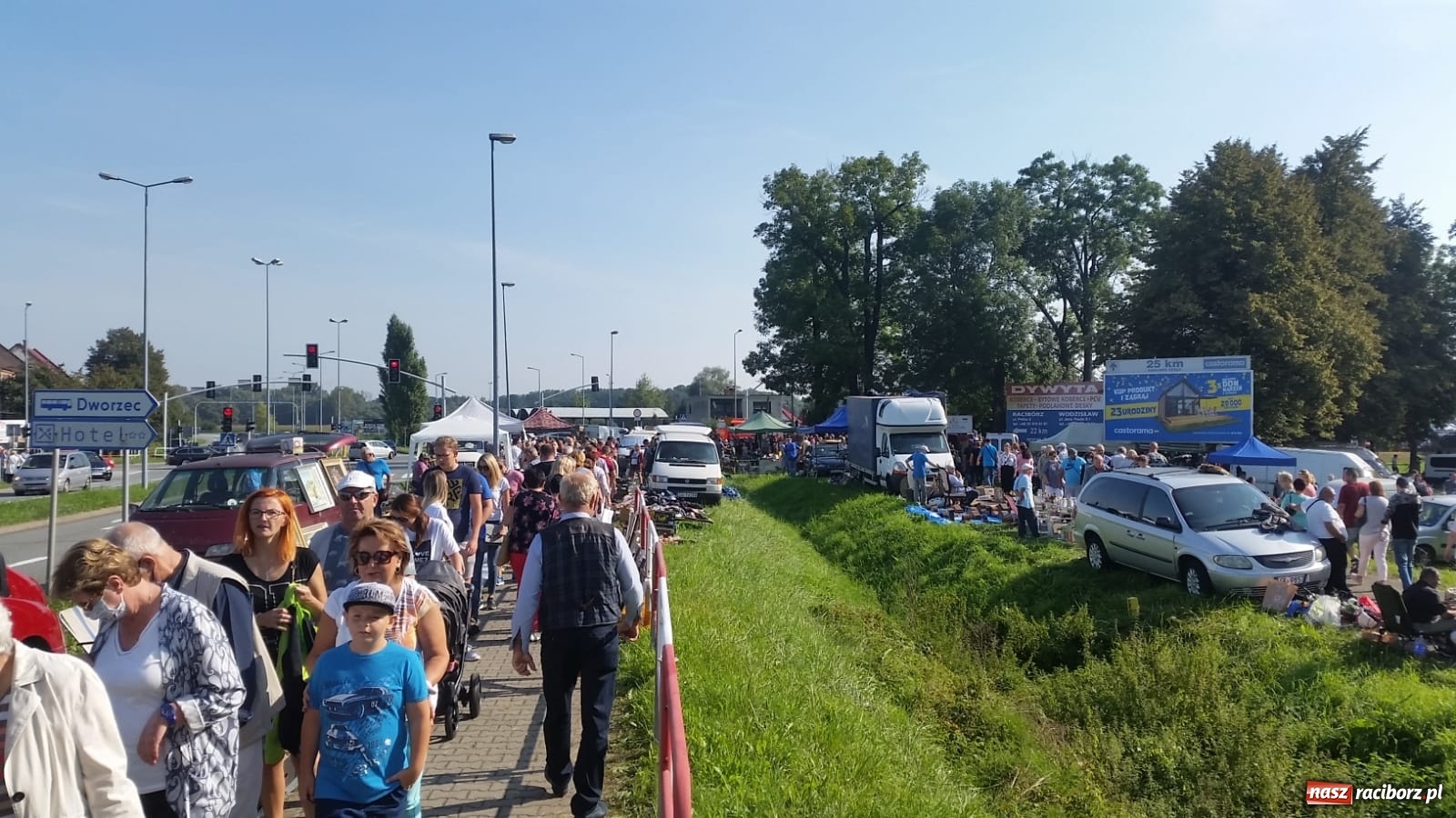 Zdjęcie w galerii na portalu naszraciborz.pl: Ruszył Jarmark na Granicy w Chałupkach  wiadomości z regionu