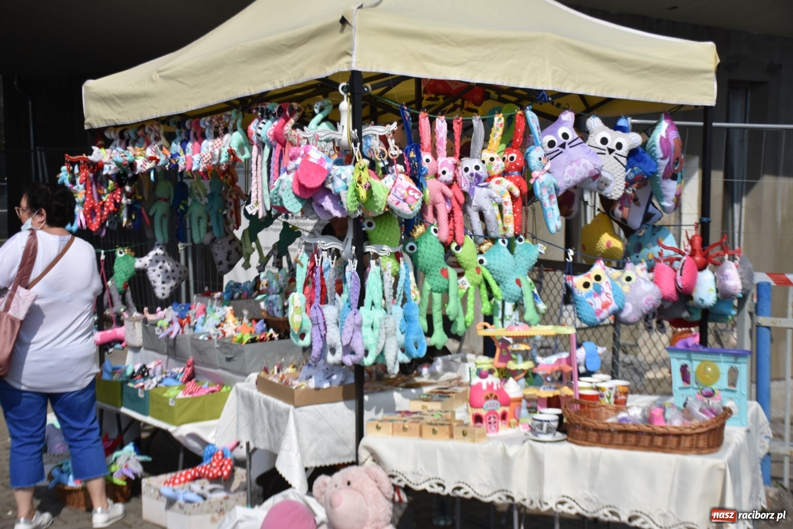 Zdjęcie w galerii na portalu naszraciborz.pl: Ruszył Jarmark na Granicy w Chałupkach  wiadomości z regionu