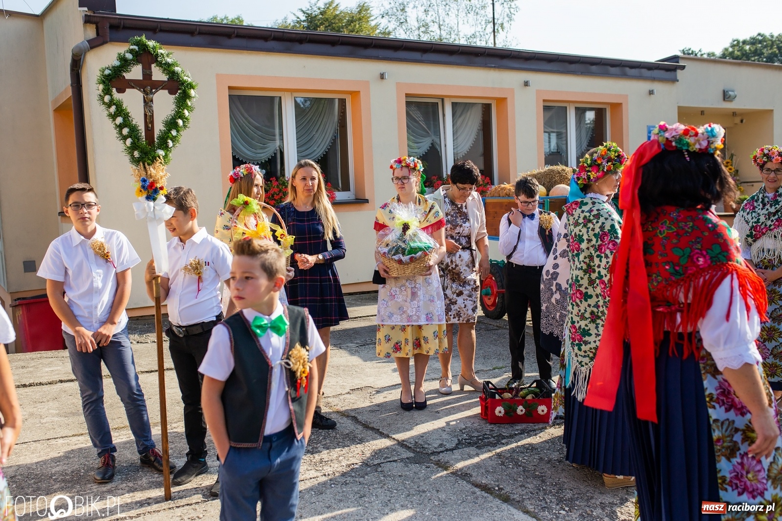Zdjęcie w galerii na portalu naszraciborz.pl: Dożynki w parafii Łubowice. Korowód wyruszył z Ligoty Książęcej wiadomości z regionu