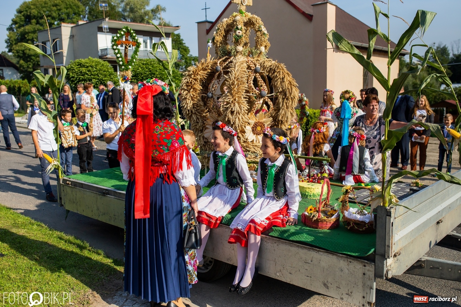 Zdjęcie w galerii na portalu naszraciborz.pl: Dożynki w parafii Łubowice. Korowód wyruszył z Ligoty Książęcej wiadomości z regionu