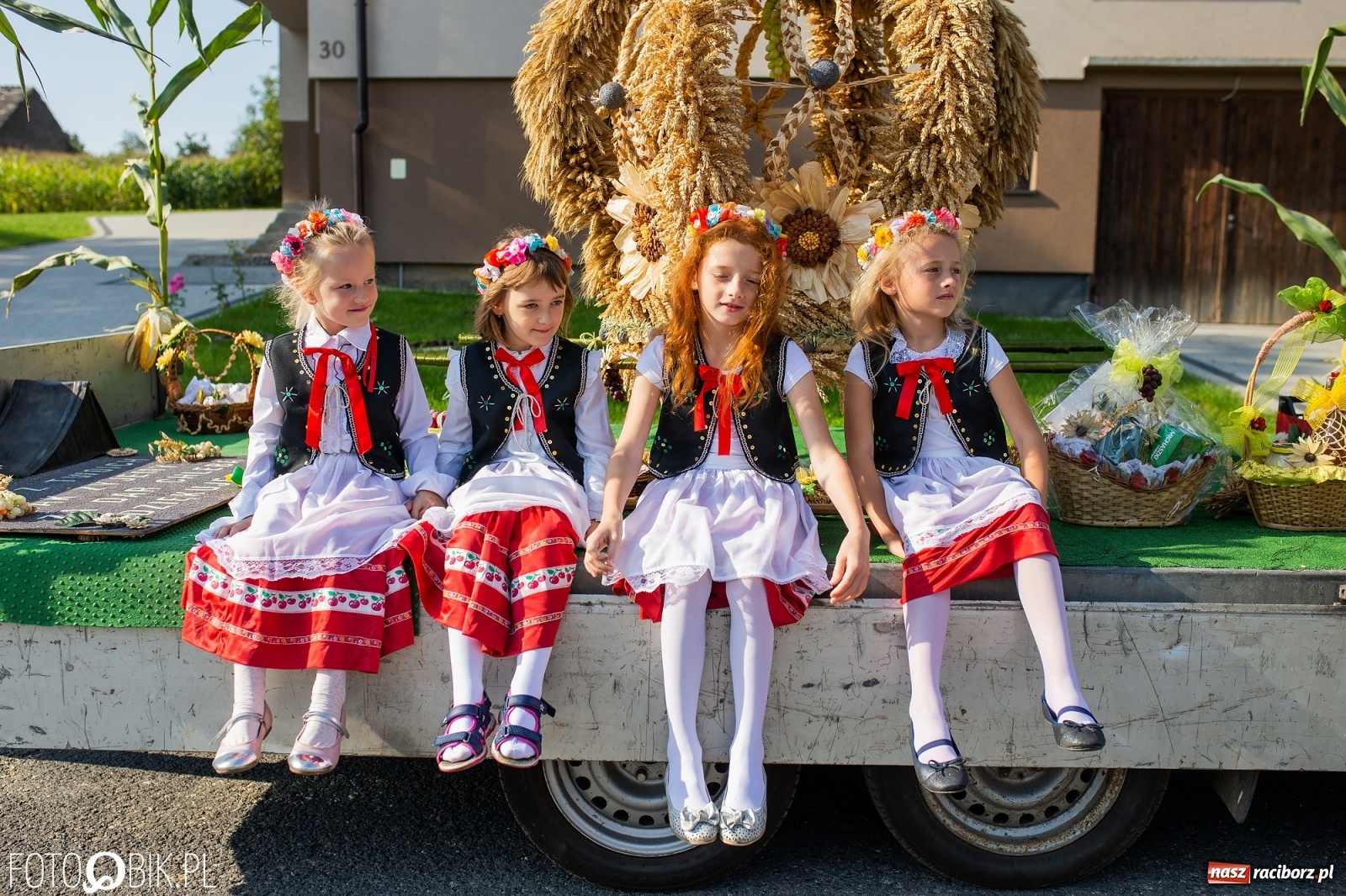 Zdjęcie w galerii na portalu naszraciborz.pl: Dożynki w parafii Łubowice. Korowód wyruszył z Ligoty Książęcej wiadomości z regionu