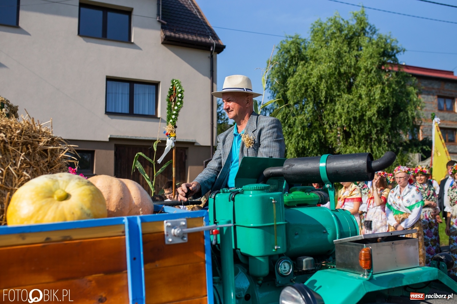 Zdjęcie w galerii na portalu naszraciborz.pl: Dożynki w parafii Łubowice. Korowód wyruszył z Ligoty Książęcej wiadomości z regionu