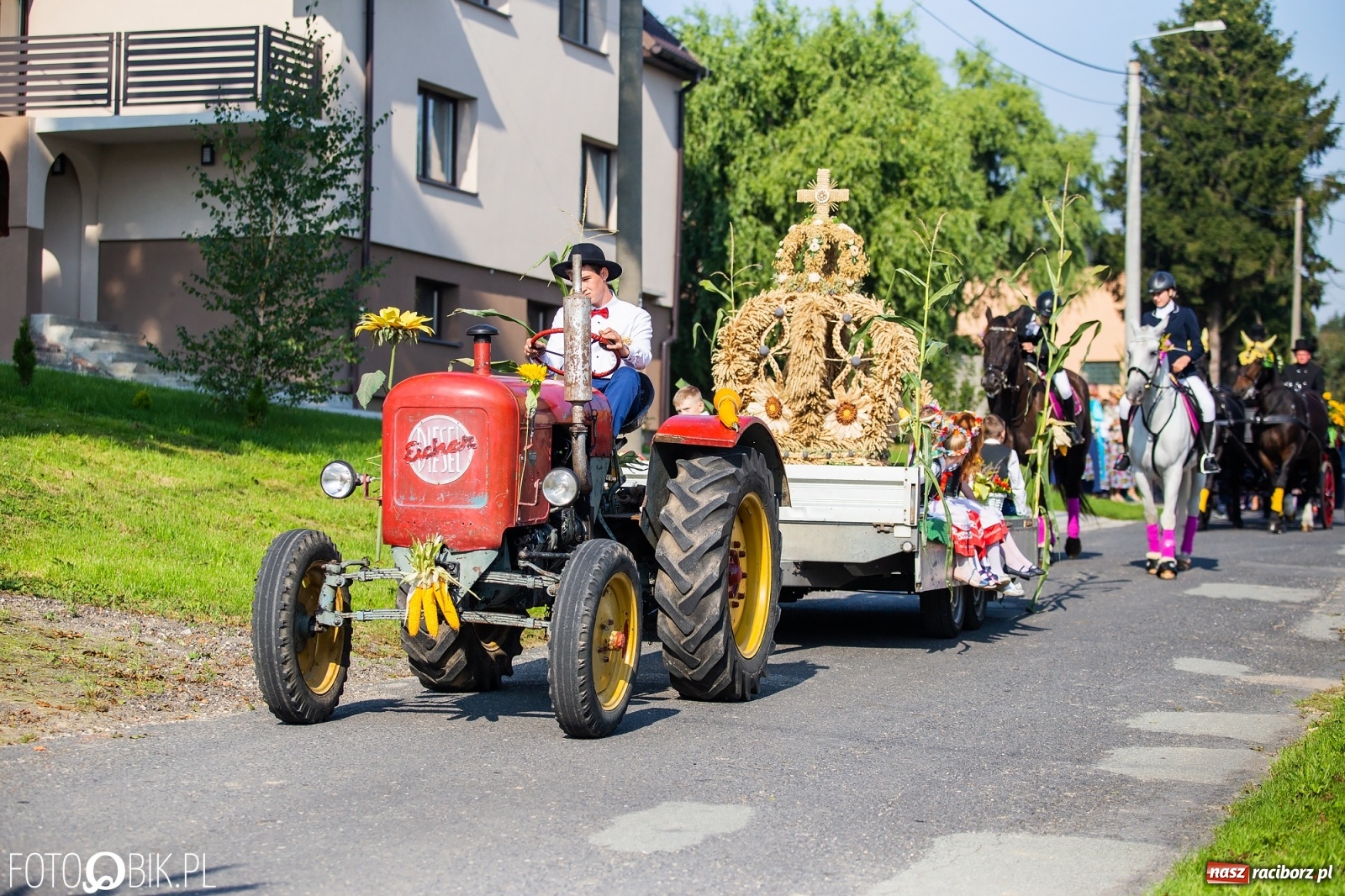 Zdjęcie w galerii na portalu naszraciborz.pl: Dożynki w parafii Łubowice. Korowód wyruszył z Ligoty Książęcej wiadomości z regionu