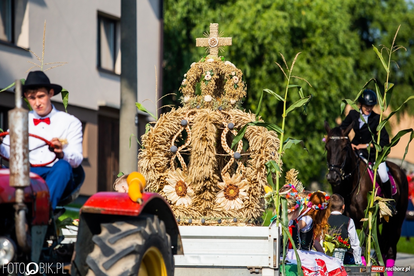 Zdjęcie w galerii na portalu naszraciborz.pl: Dożynki w parafii Łubowice. Korowód wyruszył z Ligoty Książęcej wiadomości z regionu
