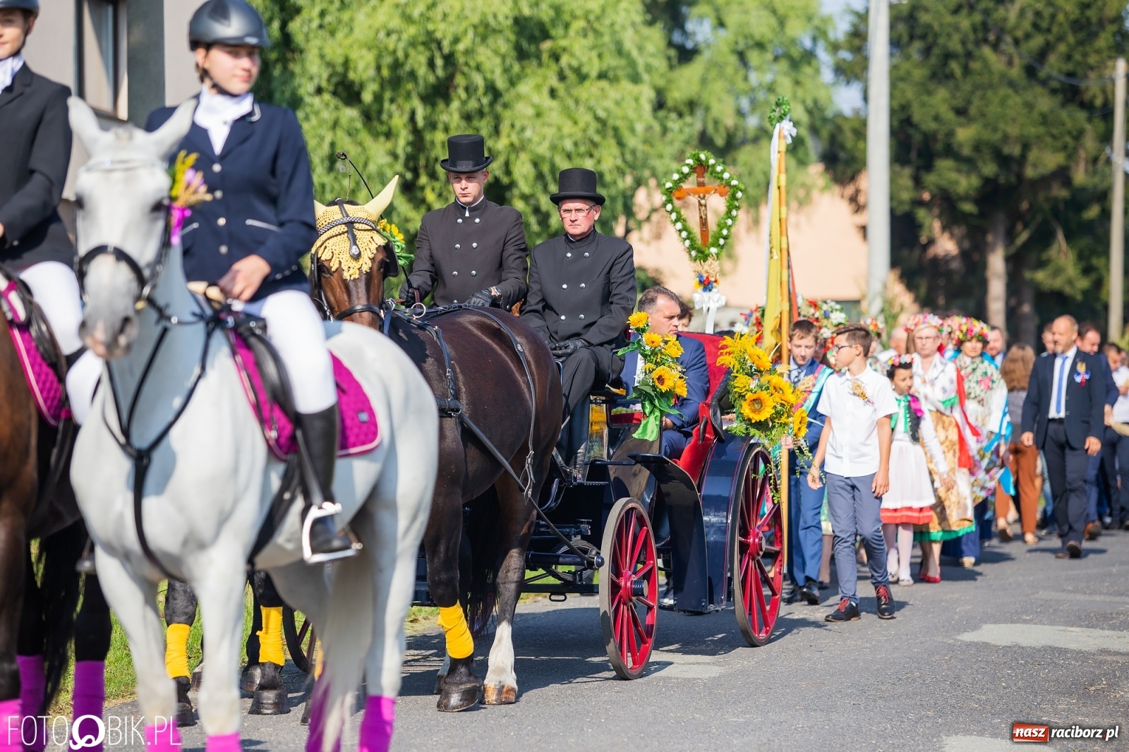 Zdjęcie w galerii na portalu naszraciborz.pl: Dożynki w parafii Łubowice. Korowód wyruszył z Ligoty Książęcej wiadomości z regionu