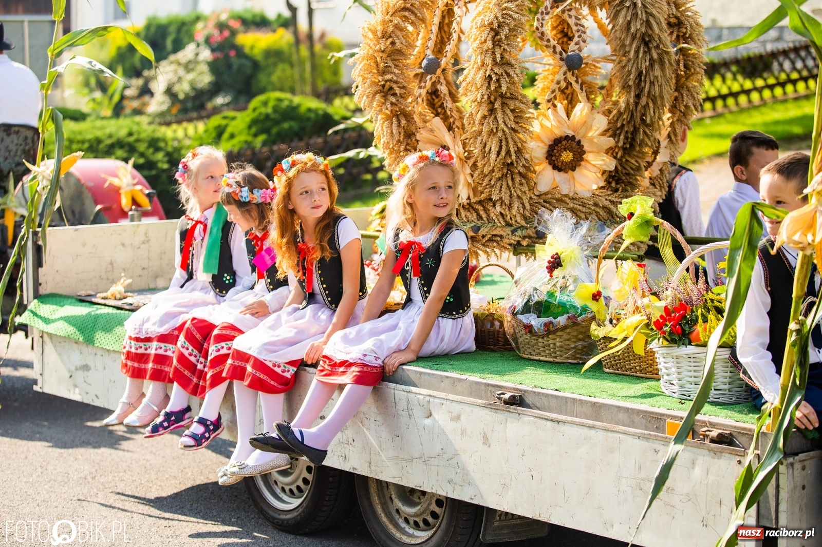 Zdjęcie w galerii na portalu naszraciborz.pl: Dożynki w parafii Łubowice. Korowód wyruszył z Ligoty Książęcej wiadomości z regionu