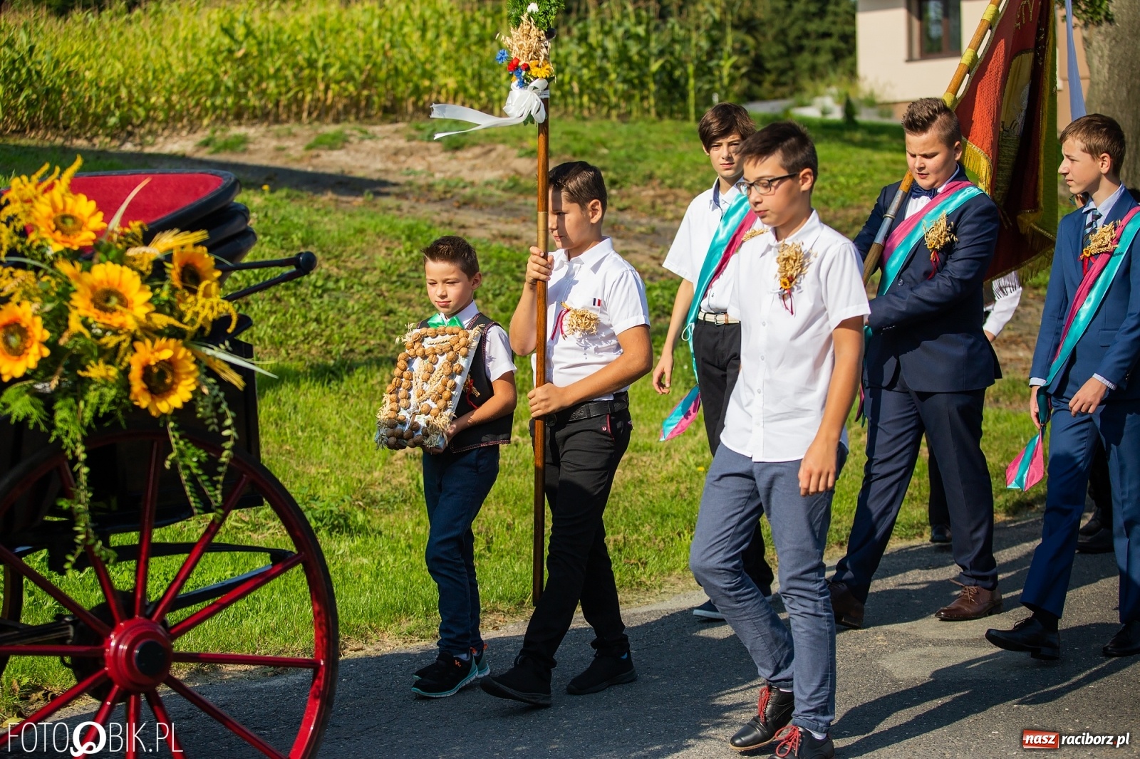 Zdjęcie w galerii na portalu naszraciborz.pl: Dożynki w parafii Łubowice. Korowód wyruszył z Ligoty Książęcej wiadomości z regionu