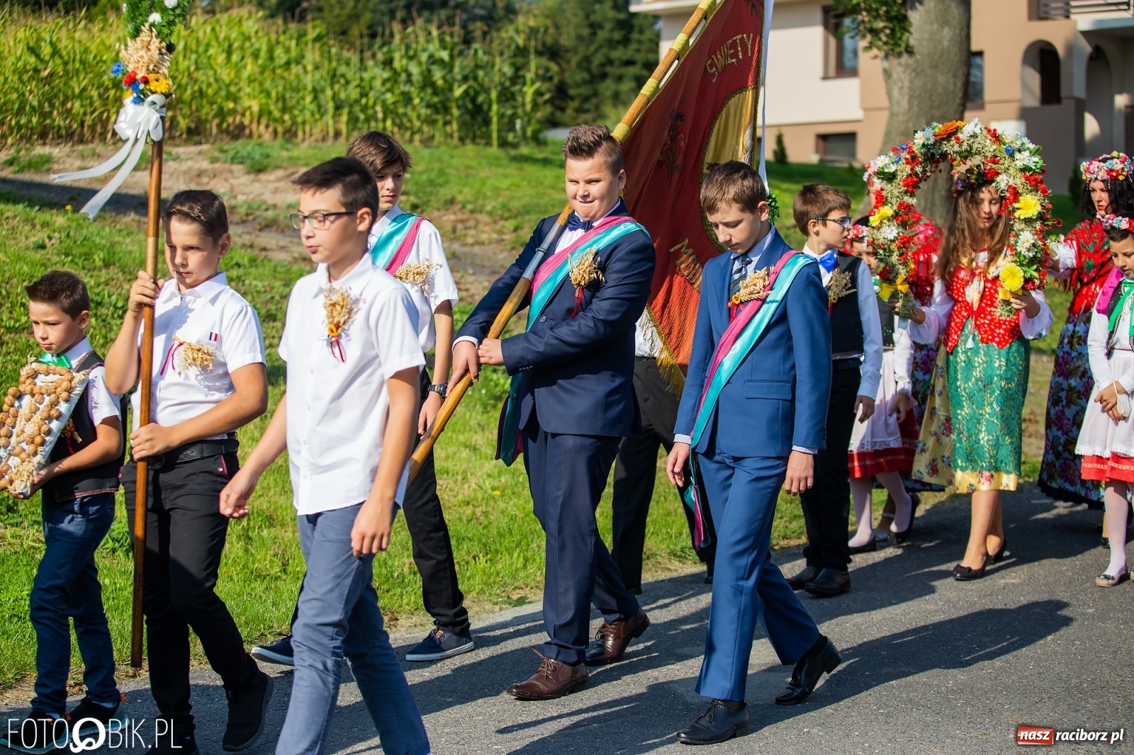 Zdjęcie w galerii na portalu naszraciborz.pl: Dożynki w parafii Łubowice. Korowód wyruszył z Ligoty Książęcej wiadomości z regionu