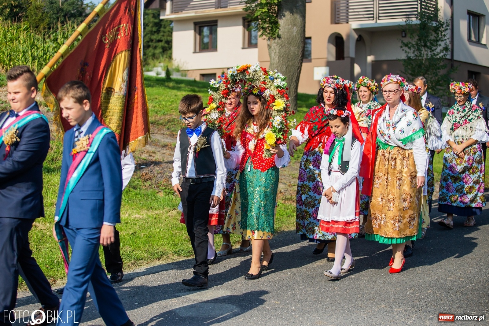 Zdjęcie w galerii na portalu naszraciborz.pl: Dożynki w parafii Łubowice. Korowód wyruszył z Ligoty Książęcej wiadomości z regionu