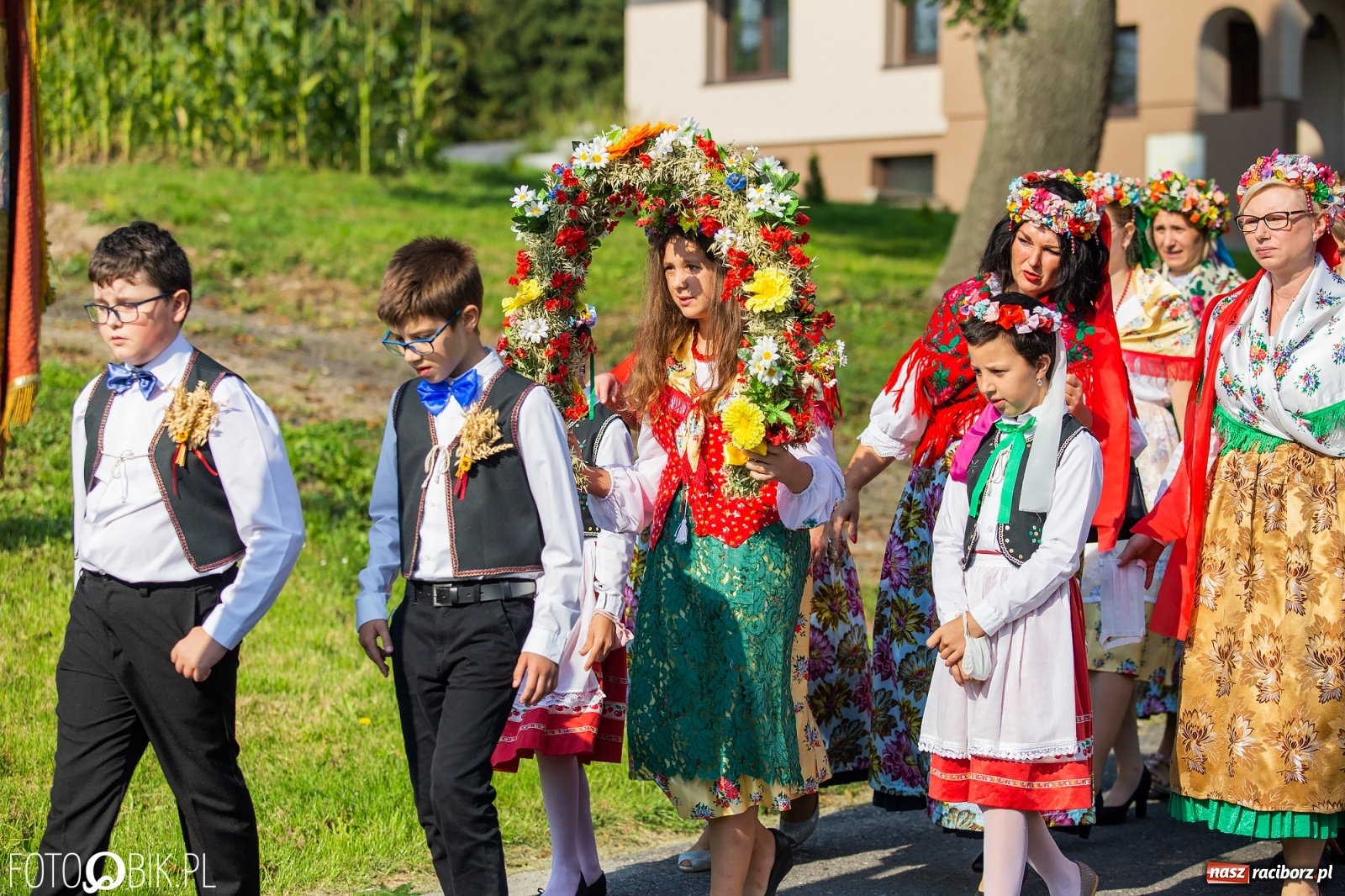 Zdjęcie w galerii na portalu naszraciborz.pl: Dożynki w parafii Łubowice. Korowód wyruszył z Ligoty Książęcej wiadomości z regionu