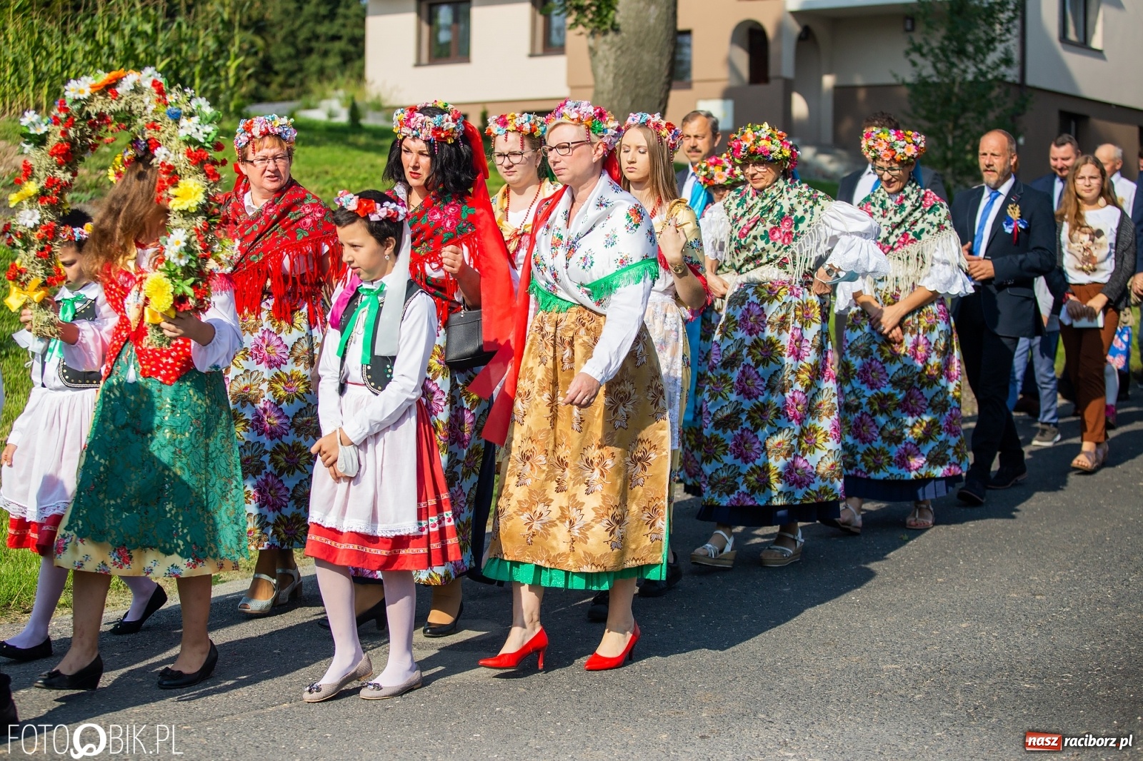 Zdjęcie w galerii na portalu naszraciborz.pl: Dożynki w parafii Łubowice. Korowód wyruszył z Ligoty Książęcej wiadomości z regionu