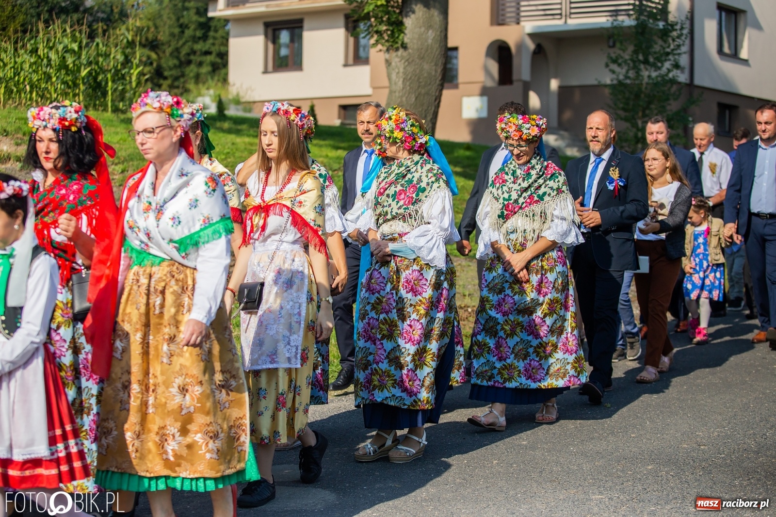 Zdjęcie w galerii na portalu naszraciborz.pl: Dożynki w parafii Łubowice. Korowód wyruszył z Ligoty Książęcej wiadomości z regionu