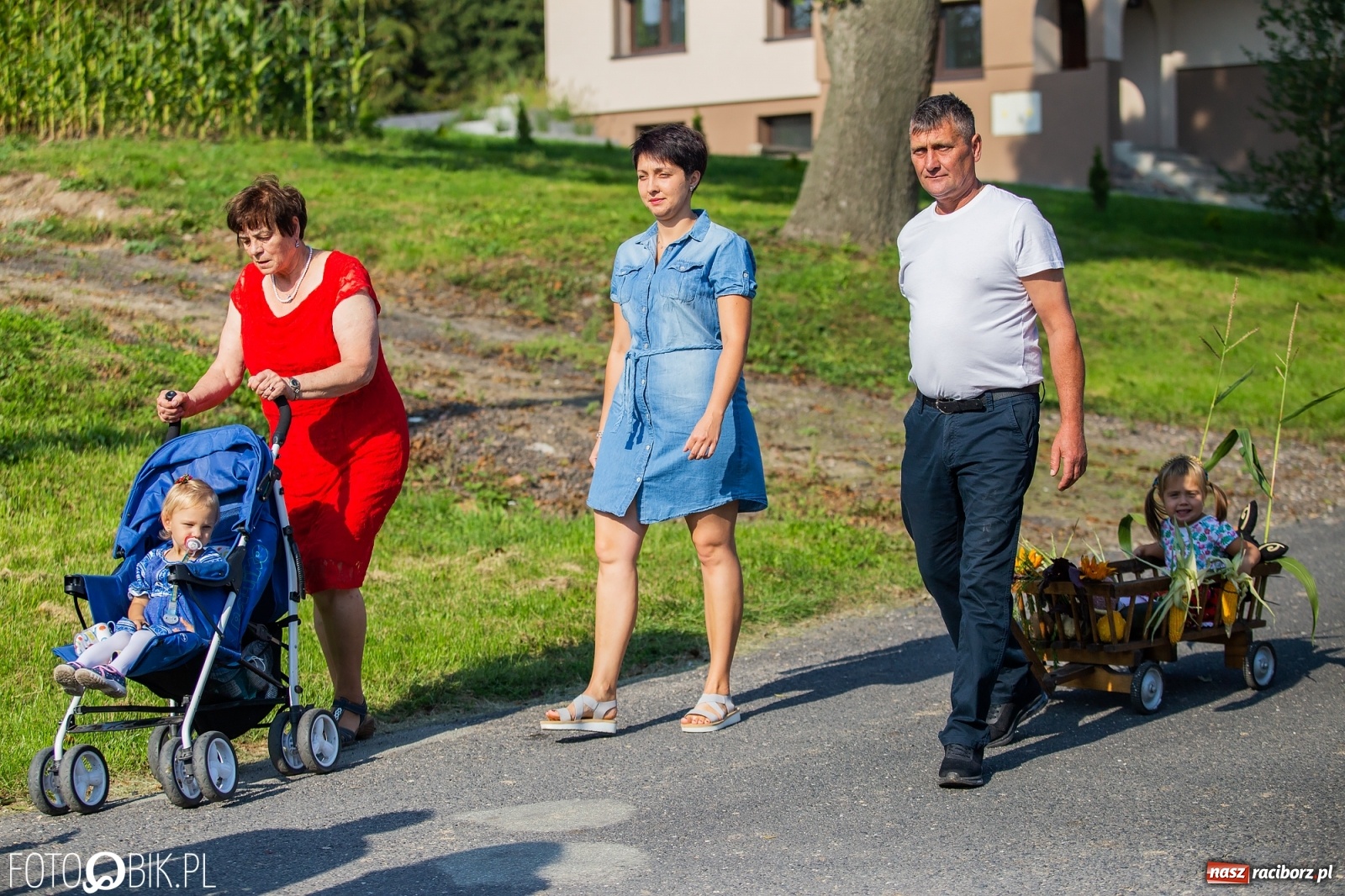 Zdjęcie w galerii na portalu naszraciborz.pl: Dożynki w parafii Łubowice. Korowód wyruszył z Ligoty Książęcej wiadomości z regionu