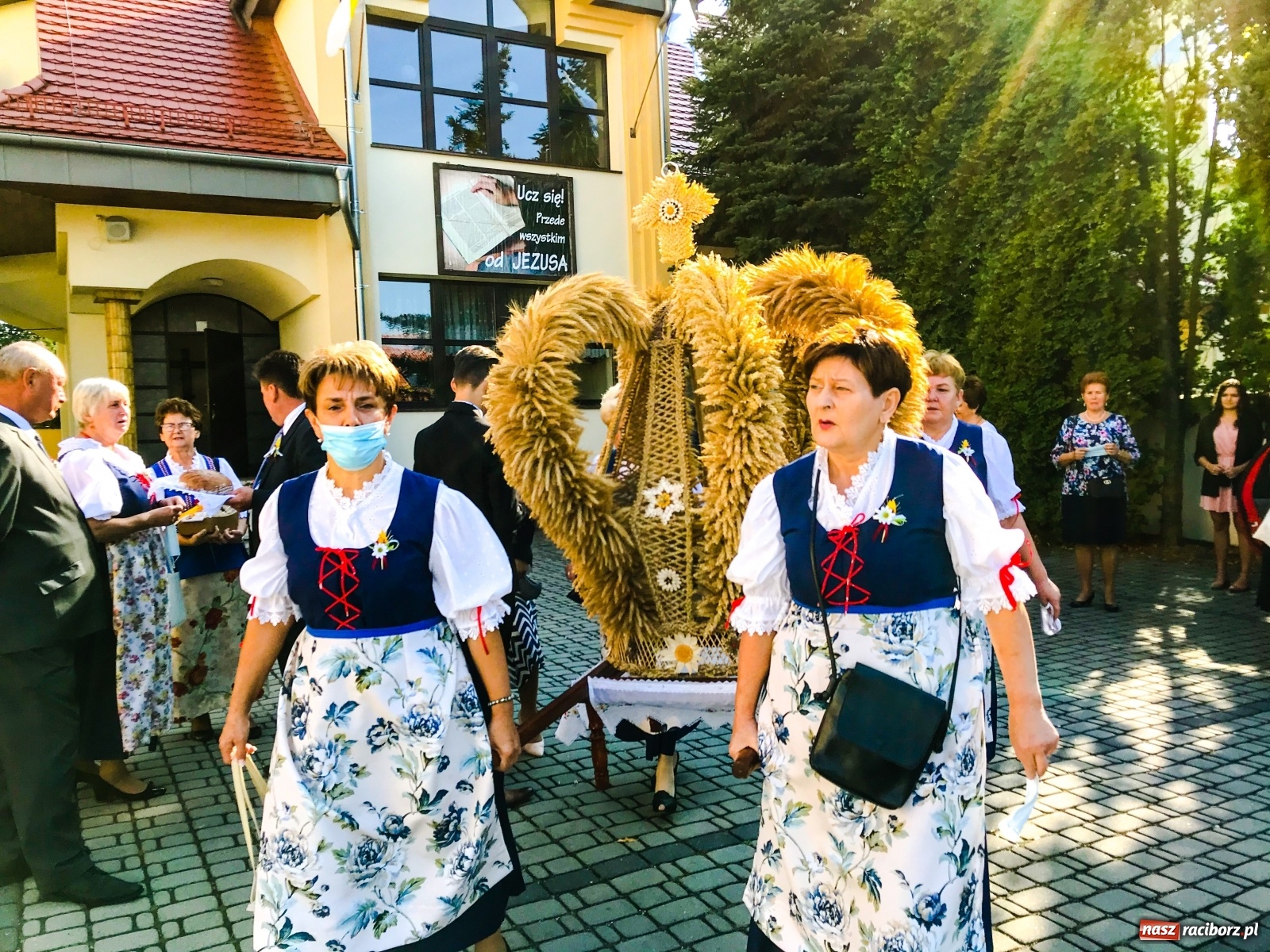 Zdjęcie w galerii na portalu naszraciborz.pl: Tworków dziękuje dziś za plony  wiadomości z regionu