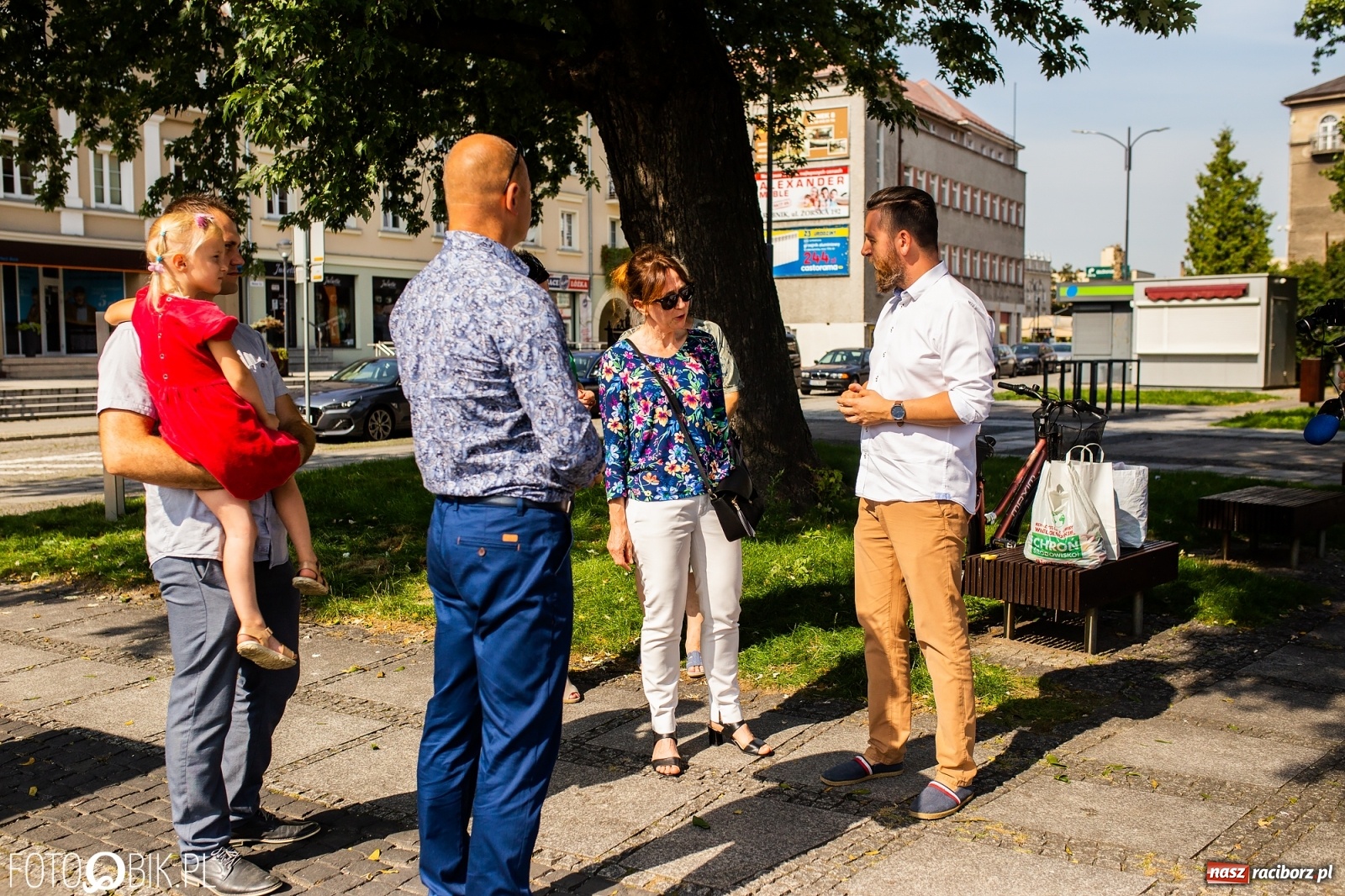 Zdjęcie w galerii na portalu naszraciborz.pl: Nakrętkowe serce zniknie z pl. Długosza. Ratusz nie godzi się na taką lokalizację wiadomości z regionu