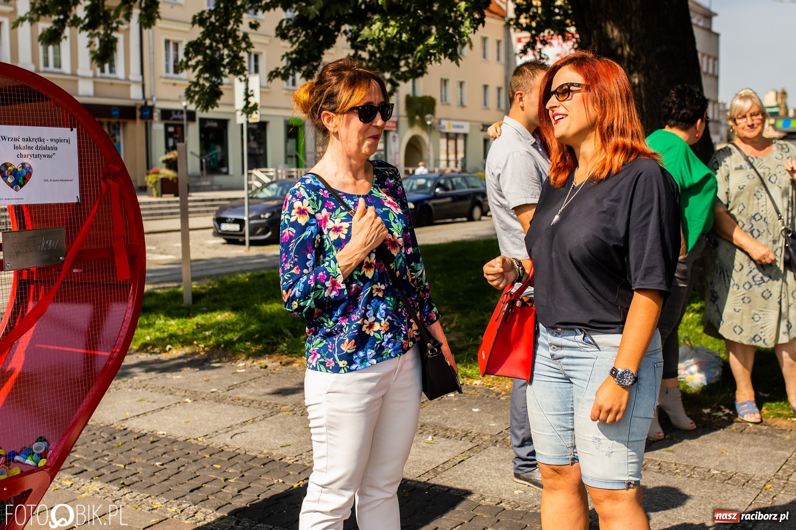 Zdjęcie w galerii na portalu naszraciborz.pl: Nakrętkowe serce zniknie z pl. Długosza. Ratusz nie godzi się na taką lokalizację wiadomości z regionu
