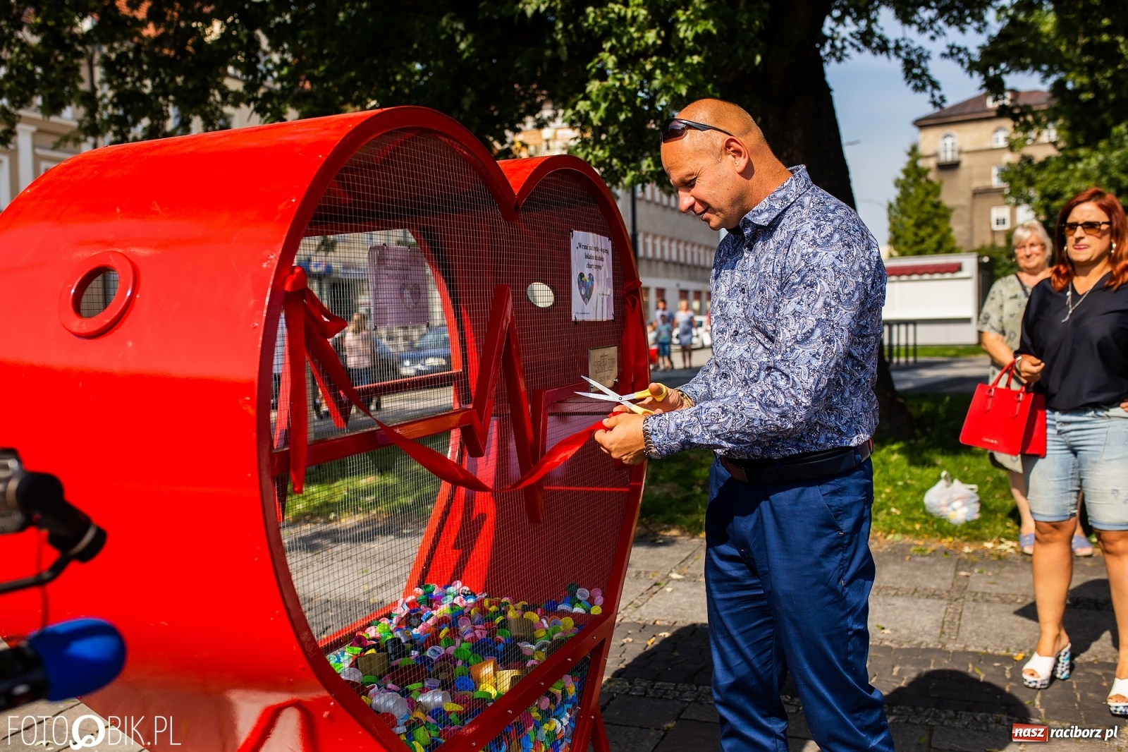 Zdjęcie w galerii na portalu naszraciborz.pl: Nakrętkowe serce zniknie z pl. Długosza. Ratusz nie godzi się na taką lokalizację wiadomości z regionu