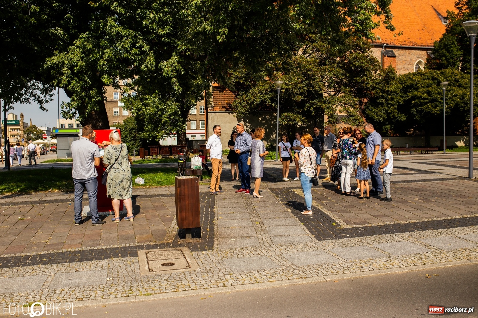 Zdjęcie w galerii na portalu naszraciborz.pl: Nakrętkowe serce zniknie z pl. Długosza. Ratusz nie godzi się na taką lokalizację wiadomości z regionu