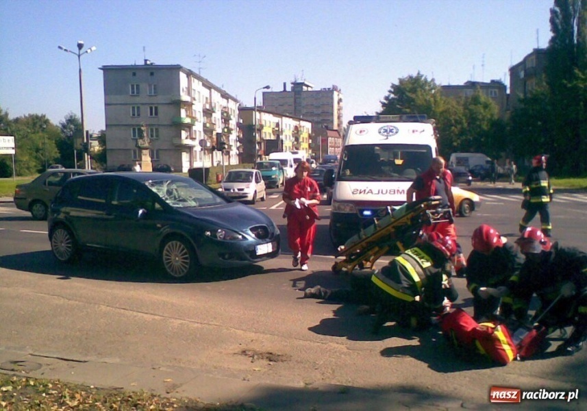 Zdjęcie w galerii na portalu naszraciborz.pl: Potrącenie rowerzysty przy Mechaniku wiadomości z regionu