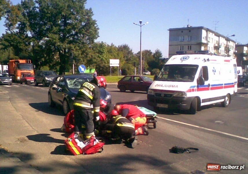 Zdjęcie w galerii na portalu naszraciborz.pl: Potrącenie rowerzysty przy Mechaniku wiadomości z regionu