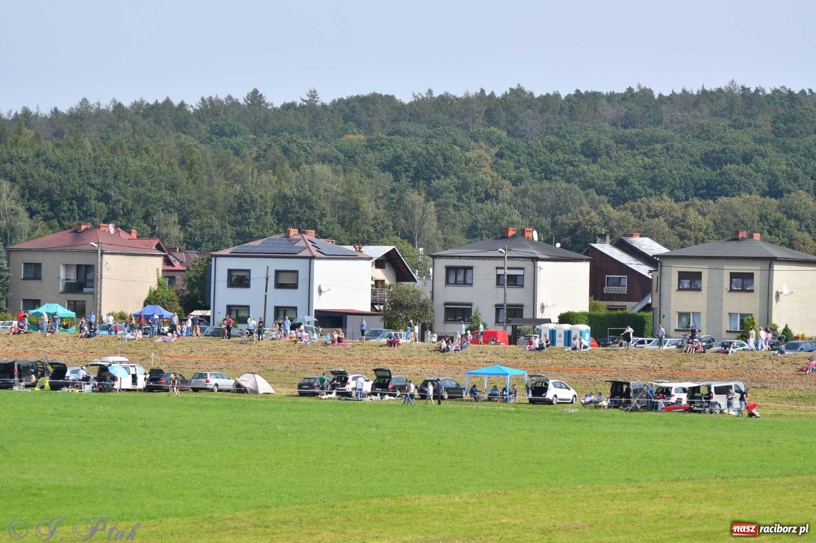 Zdjęcie w galerii na portalu naszraciborz.pl: Raciborskie air show przyciągnęło tłumy  wiadomości z regionu