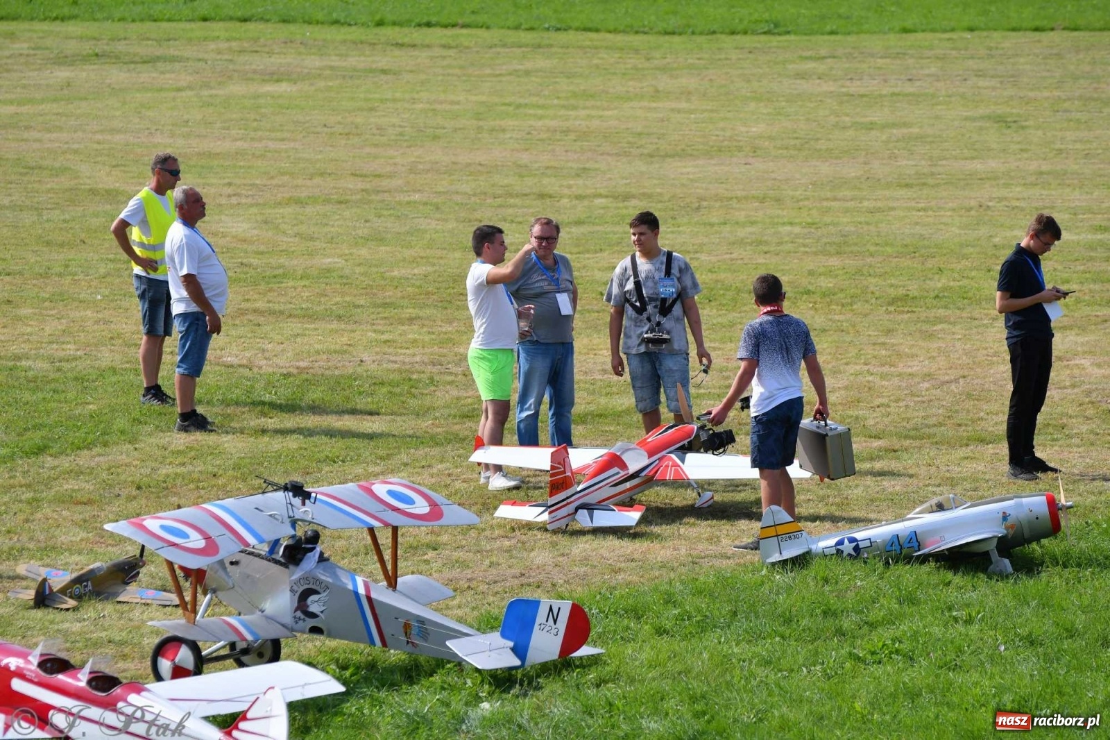 Zdjęcie w galerii na portalu naszraciborz.pl: Raciborskie air show przyciągnęło tłumy  wiadomości z regionu