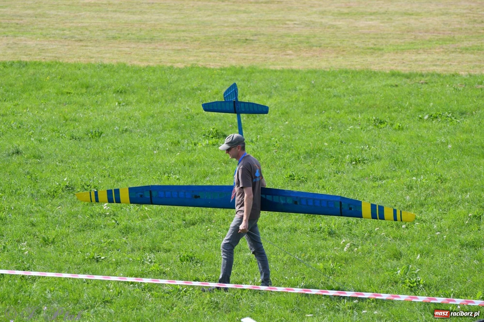 Zdjęcie w galerii na portalu naszraciborz.pl: Raciborskie air show przyciągnęło tłumy  wiadomości z regionu
