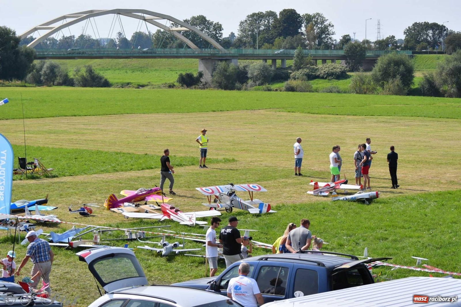 Zdjęcie w galerii na portalu naszraciborz.pl: Raciborskie air show przyciągnęło tłumy  wiadomości z regionu