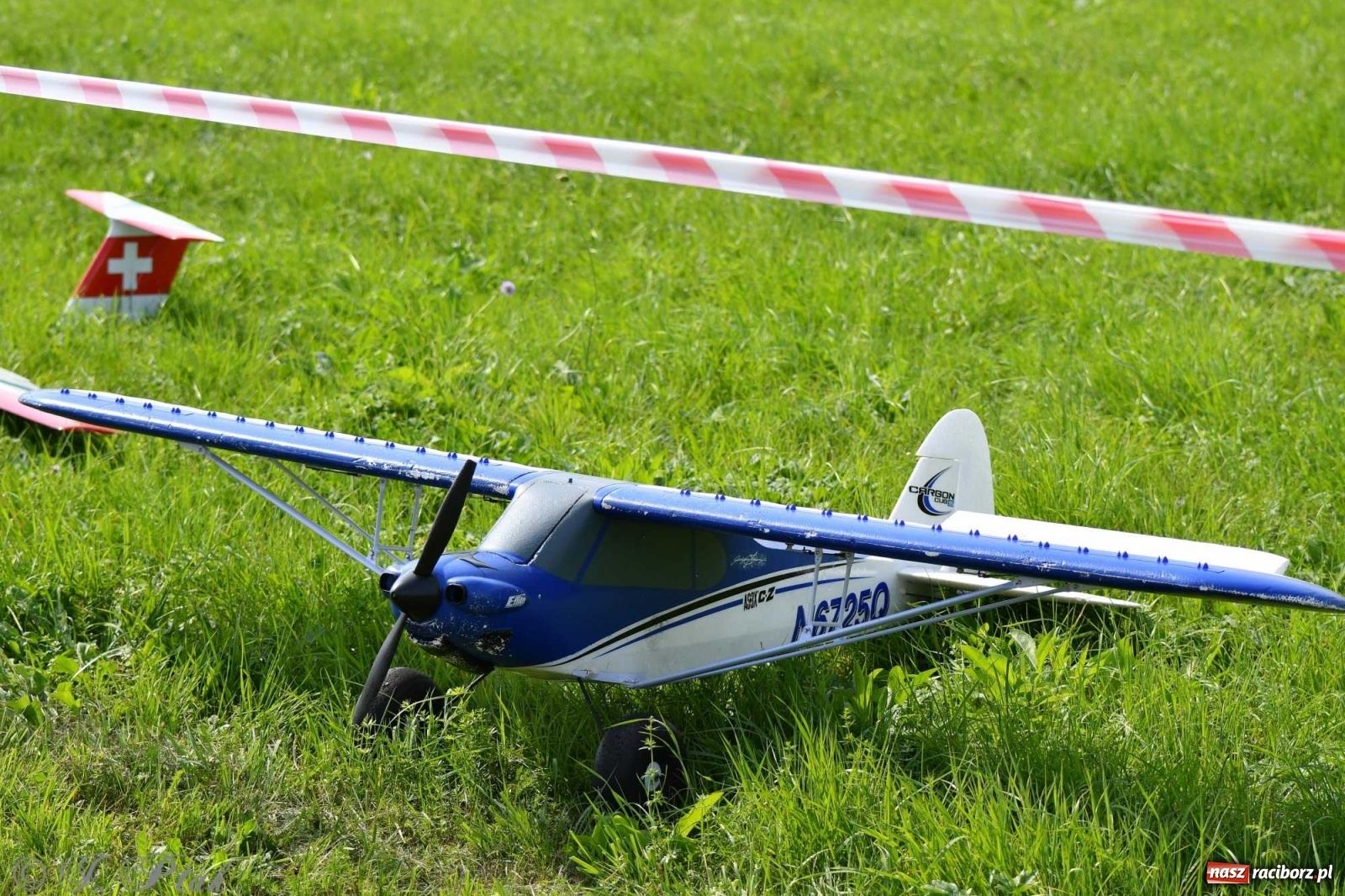 Zdjęcie w galerii na portalu naszraciborz.pl: Raciborskie air show przyciągnęło tłumy  wiadomości z regionu