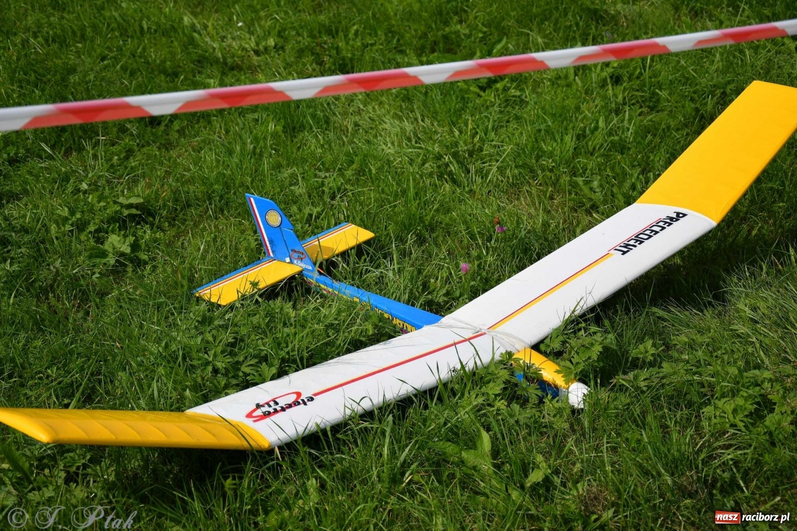 Zdjęcie w galerii na portalu naszraciborz.pl: Raciborskie air show przyciągnęło tłumy  wiadomości z regionu