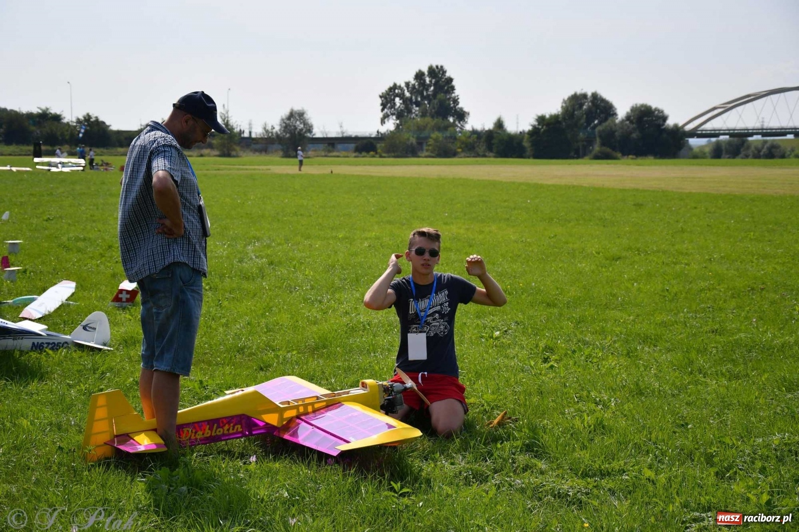 Zdjęcie w galerii na portalu naszraciborz.pl: Raciborskie air show przyciągnęło tłumy  wiadomości z regionu