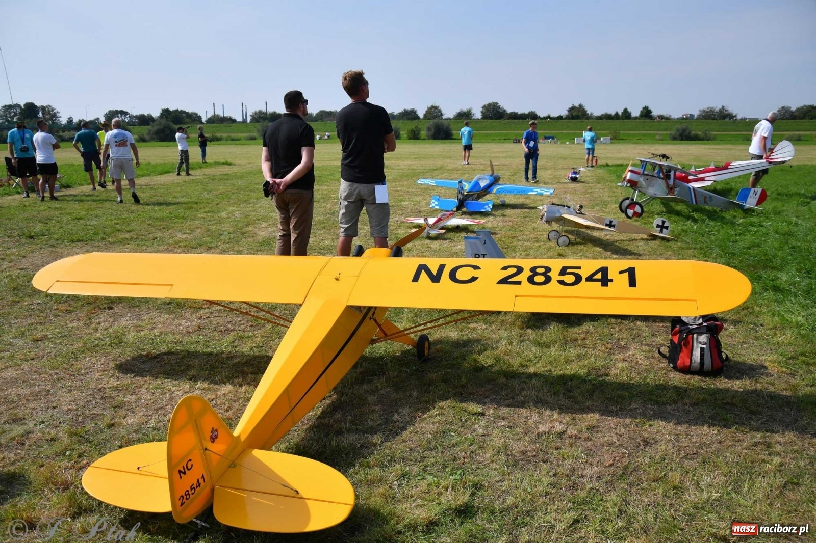 Zdjęcie w galerii na portalu naszraciborz.pl: Raciborskie air show przyciągnęło tłumy  wiadomości z regionu