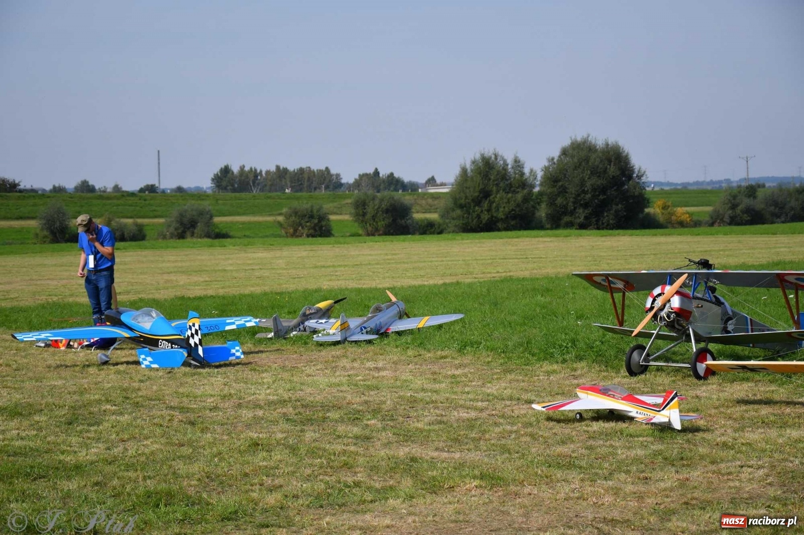 Zdjęcie w galerii na portalu naszraciborz.pl: Raciborskie air show przyciągnęło tłumy  wiadomości z regionu