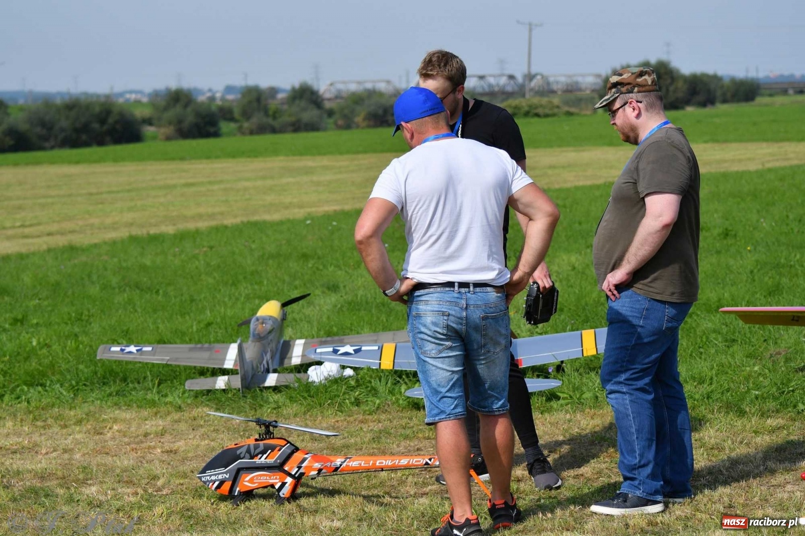 Zdjęcie w galerii na portalu naszraciborz.pl: Raciborskie air show przyciągnęło tłumy  wiadomości z regionu