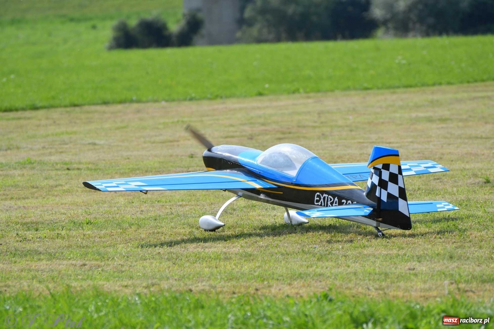 Zdjęcie w galerii na portalu naszraciborz.pl: Raciborskie air show przyciągnęło tłumy  wiadomości z regionu