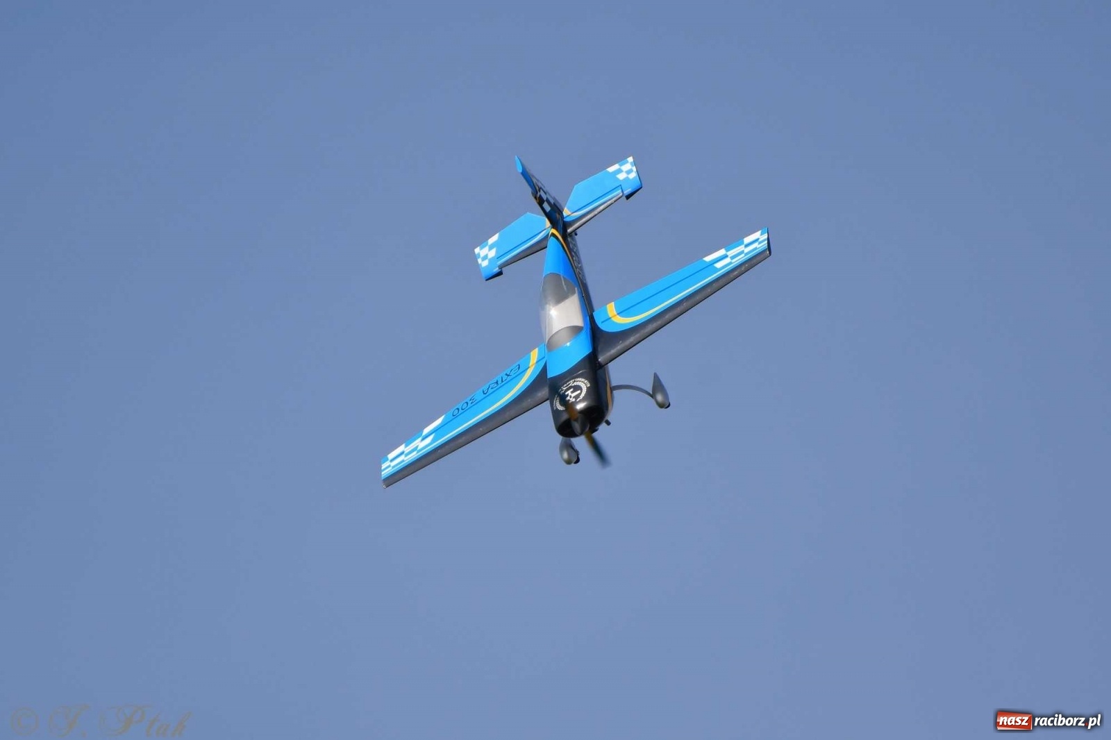 Zdjęcie w galerii na portalu naszraciborz.pl: Raciborskie air show przyciągnęło tłumy  wiadomości z regionu