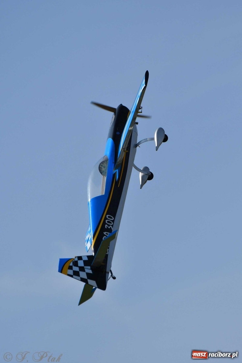 Zdjęcie w galerii na portalu naszraciborz.pl: Raciborskie air show przyciągnęło tłumy  wiadomości z regionu