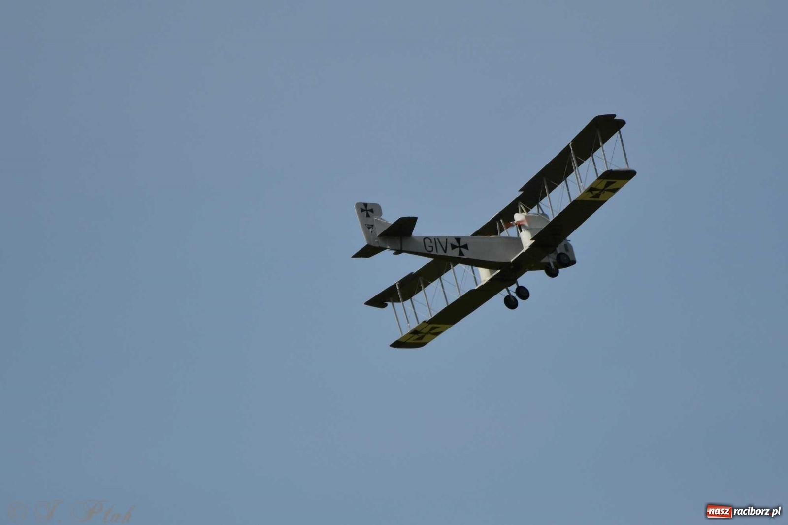 Zdjęcie w galerii na portalu naszraciborz.pl: Raciborskie air show przyciągnęło tłumy  wiadomości z regionu