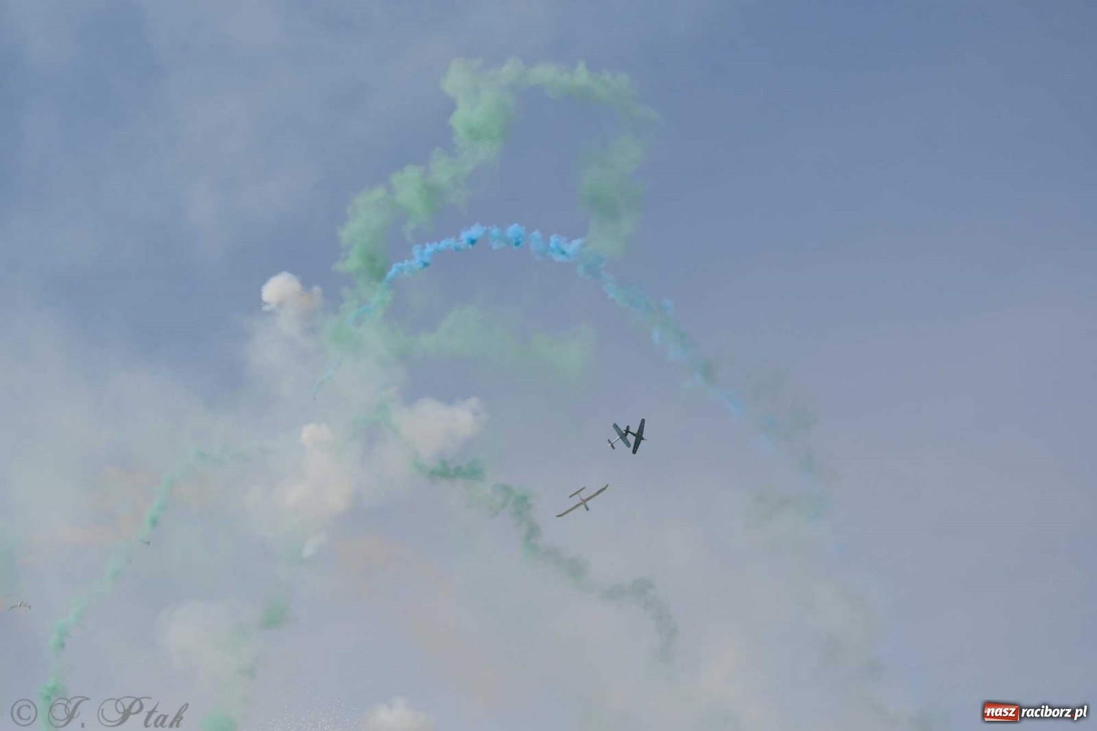 Zdjęcie w galerii na portalu naszraciborz.pl: Raciborskie air show przyciągnęło tłumy  wiadomości z regionu