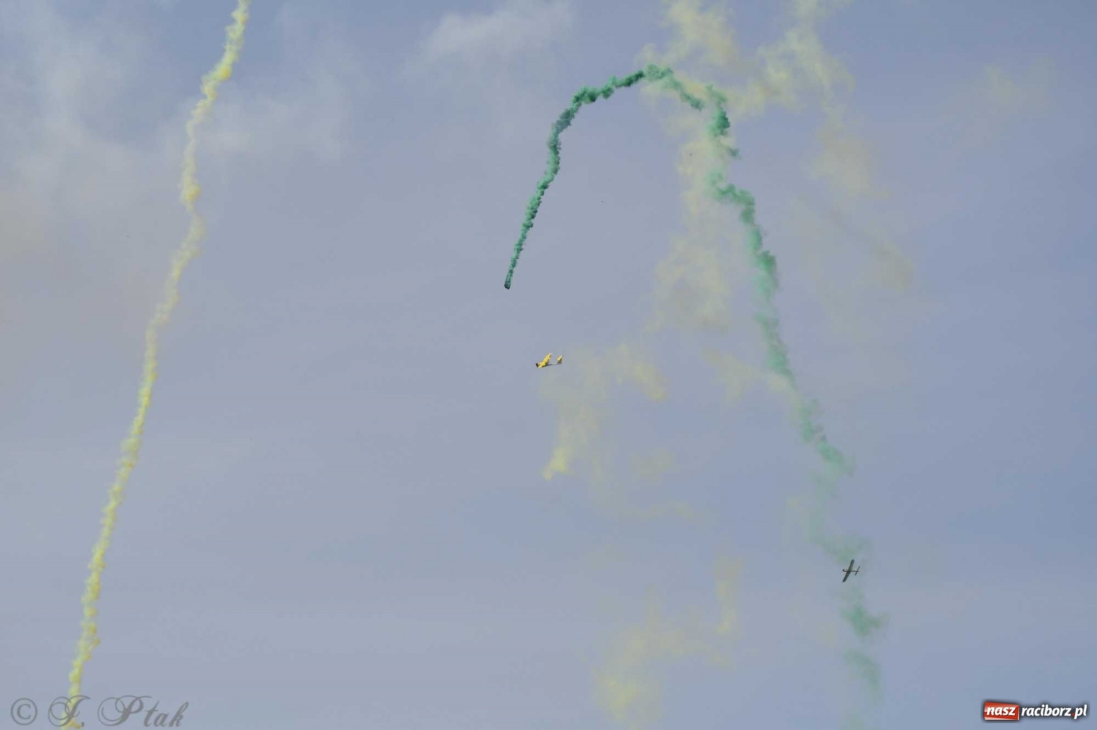 Zdjęcie w galerii na portalu naszraciborz.pl: Raciborskie air show przyciągnęło tłumy  wiadomości z regionu