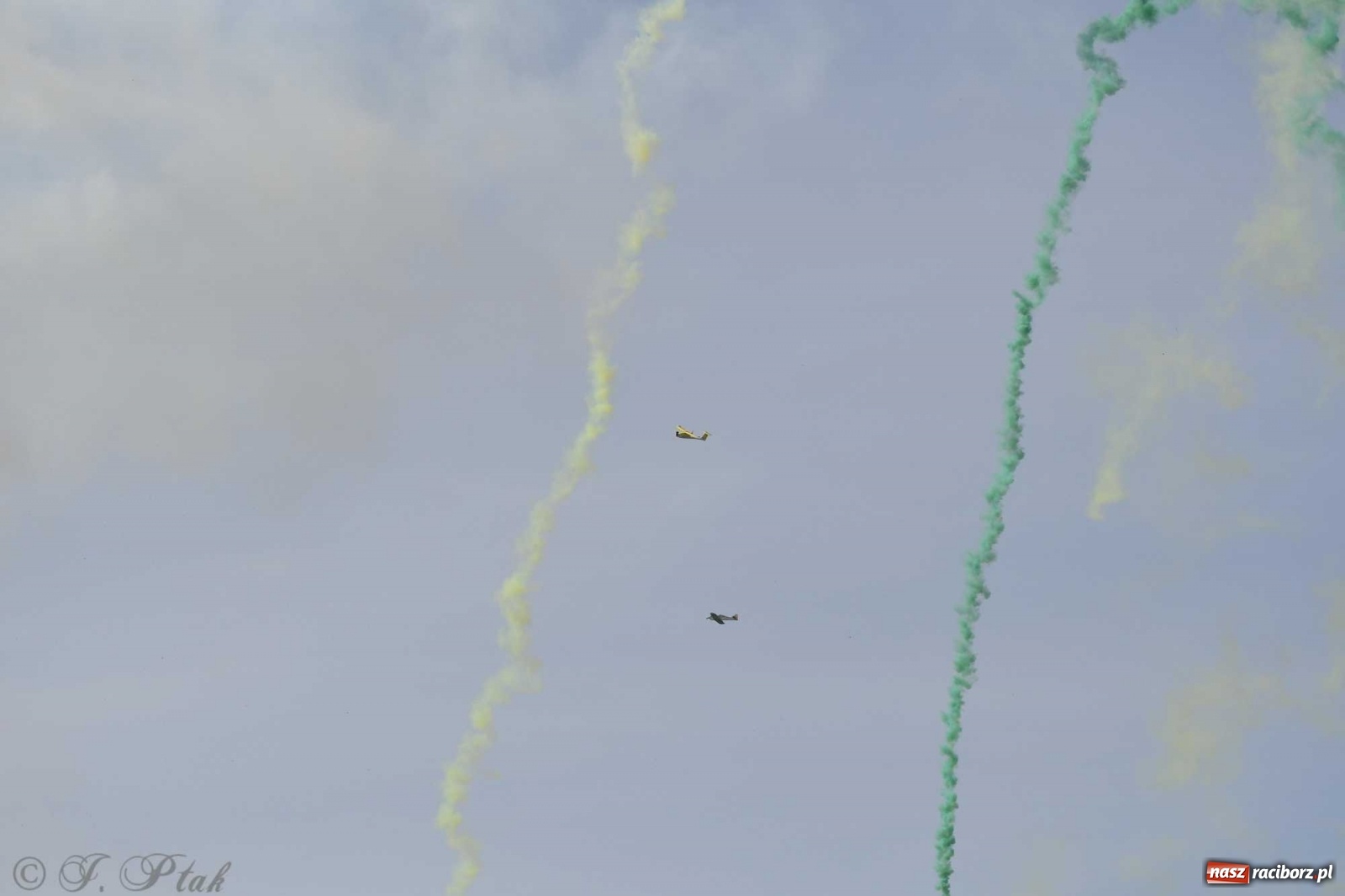 Zdjęcie w galerii na portalu naszraciborz.pl: Raciborskie air show przyciągnęło tłumy  wiadomości z regionu